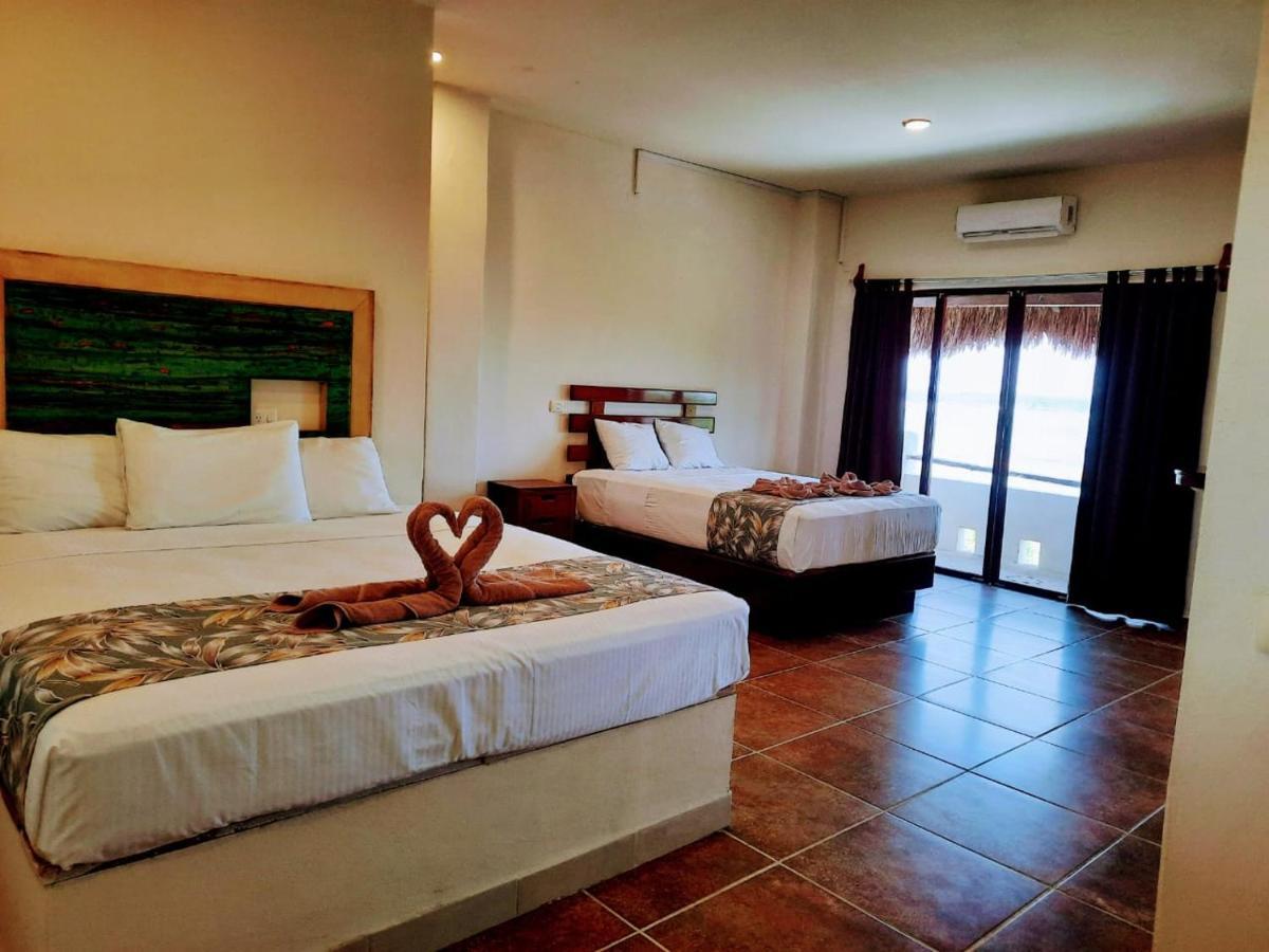 Porto Coral Hotel & Suites Mahahual Exterior photo
