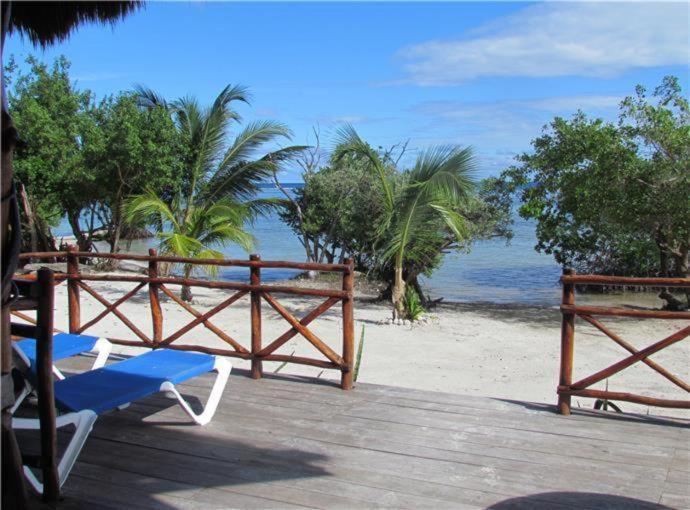 Porto Coral Hotel & Suites Mahahual Exterior photo
